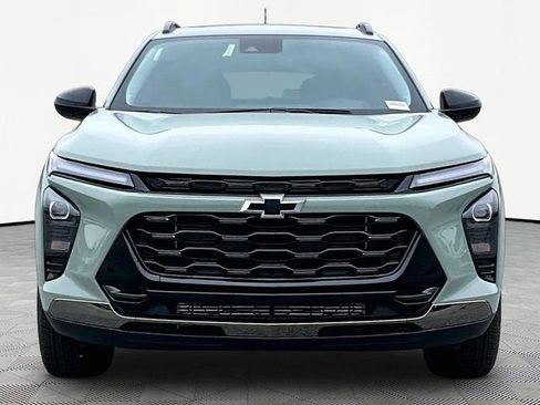 New 2026 Chevrolet Trax ACTIV w/ Sunroof Package FWD image 2
