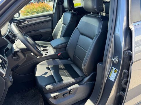 Used 2022 Volkswagen Atlas Cross Sport SE AWD/4WD image 13