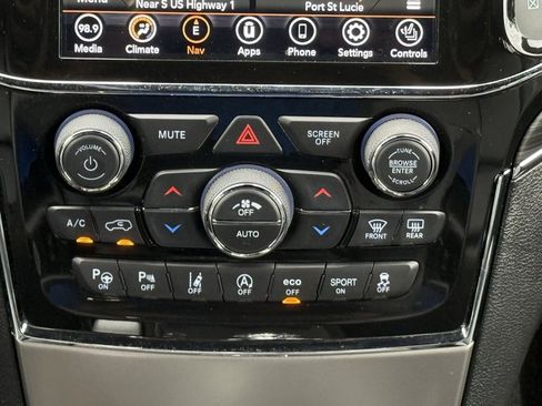 Used 2021 Jeep Grand Cherokee Limited image 15