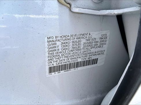 Used 2024 Acura MDX SH-AWD w/ Technology Package image 3