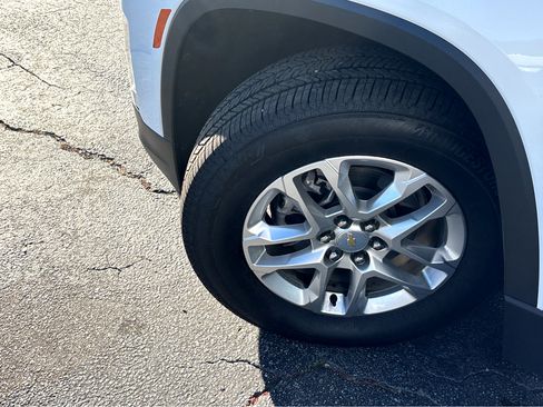 Used 2023 Chevrolet Traverse LS w/ Safety Package image 20