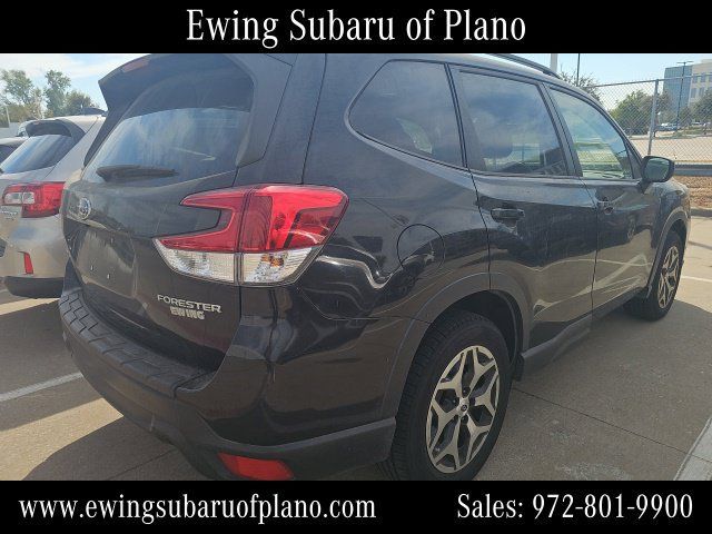 Used 2020 Subaru Forester Premium AWD/4WD image 3