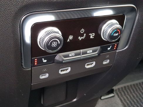 Used 2024 GMC Yukon XL Denali Ultimate AWD/4WD image 12