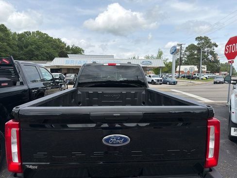 Used 2025 Ford F350 XLT image 4