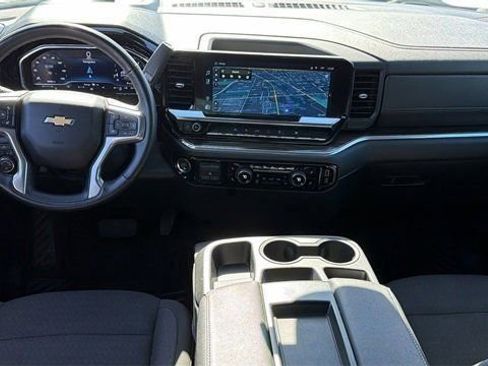Used 2025 Chevrolet Silverado 1500 LT image 14