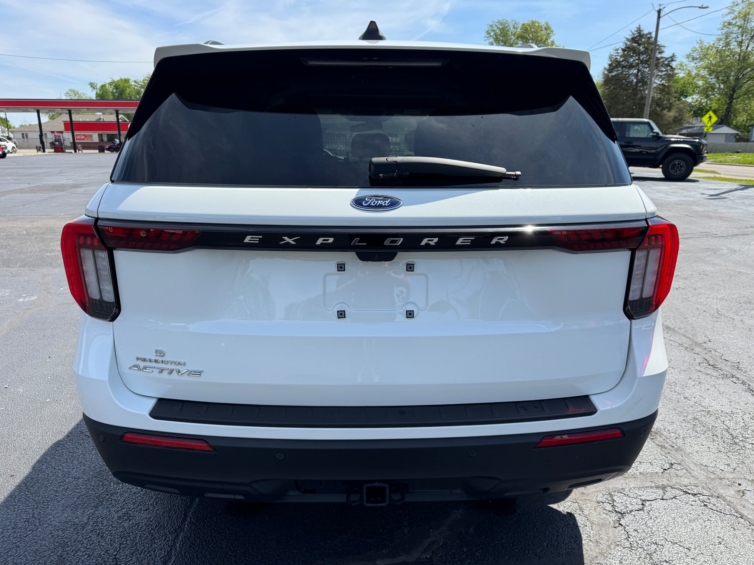 Used 2025 Ford Explorer Active RWD image 6