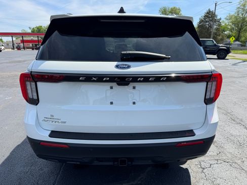 Used 2025 Ford Explorer Active RWD image 6