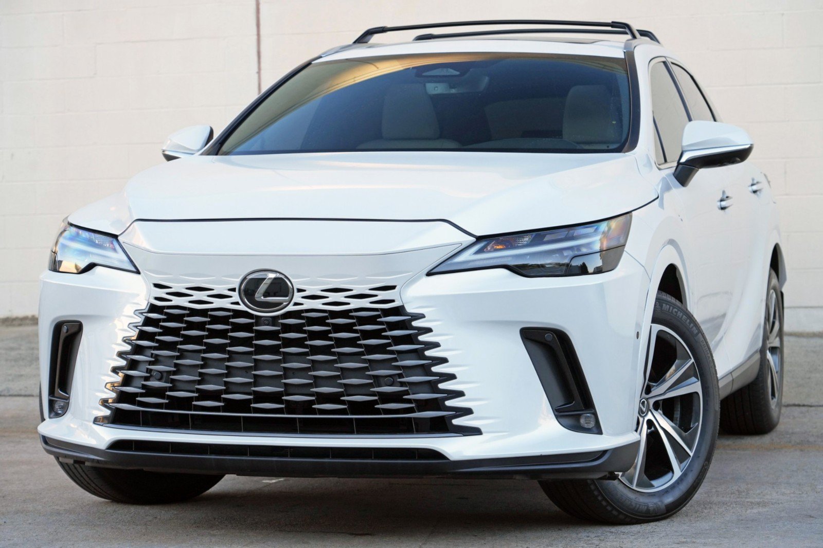 Used 2024 Lexus RX 350h w/ Convenience Package AWD/4WD image 3