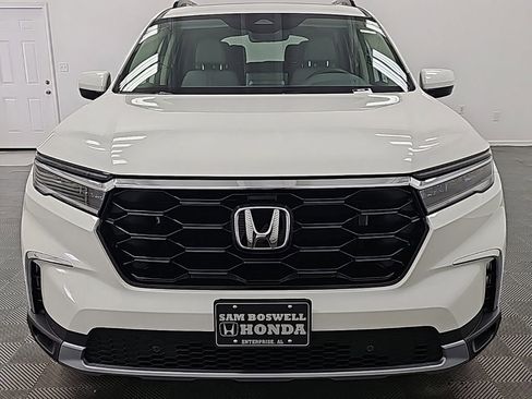 New 2025 Honda Pilot Touring image 3