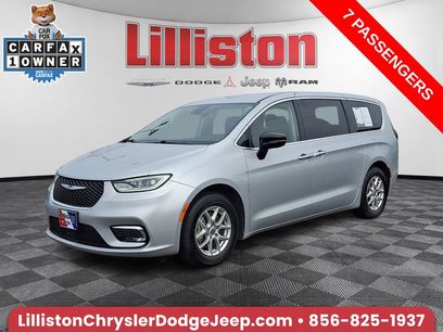 Used 2024 Chrysler Pacifica Touring-L