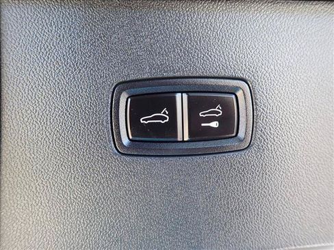 Used 2022 Porsche Cayenne Coupe AWD/4WD image 9