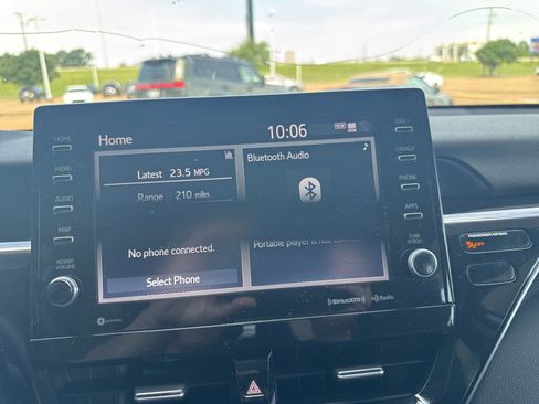 Used 2023 Toyota Camry XSE FWD image 14