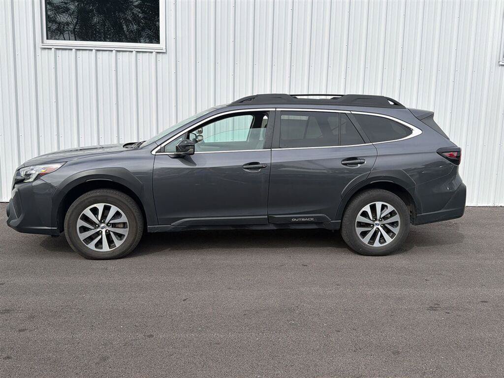 Used 2024 Subaru Outback Premium AWD/4WD image 3