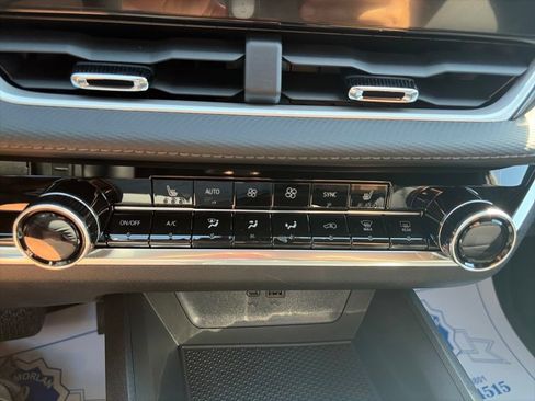 New 2027 Chevrolet Equinox LT w/ Convenience Package II FWD image 23