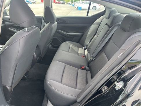 Used 2025 Nissan Altima 2.5 SV FWD image 14