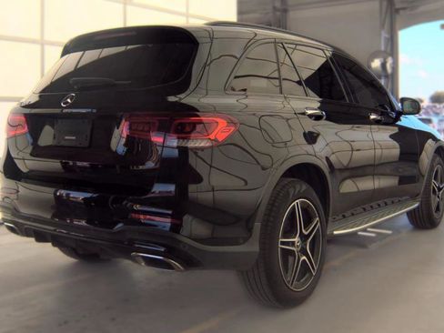 Used 2022 Mercedes-Benz GLC 300 w/ AMG Line image 9