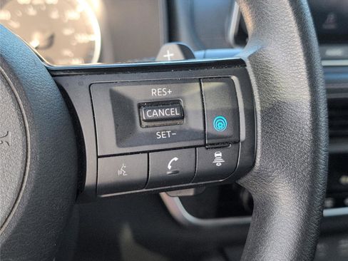 Used 2023 Nissan Rogue SV image 25