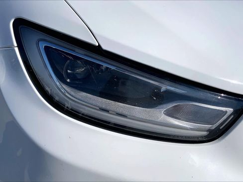 Used 2023 Chrysler Pacifica Touring-L image 26