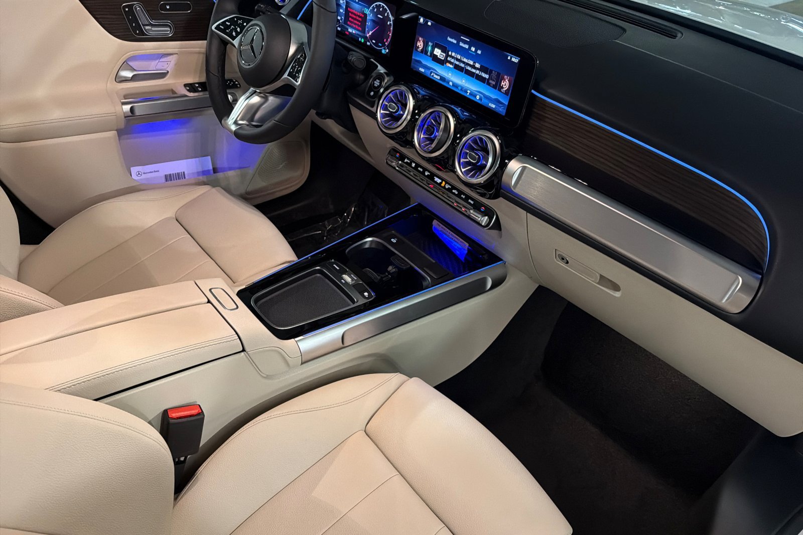 New 2026 Mercedes-Benz GLB 250 image 14