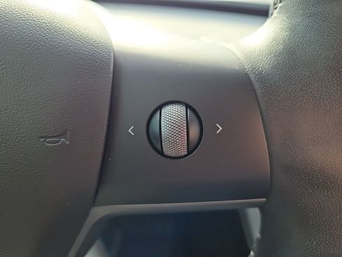 Used 2021 Tesla Model Y Long Range image 15