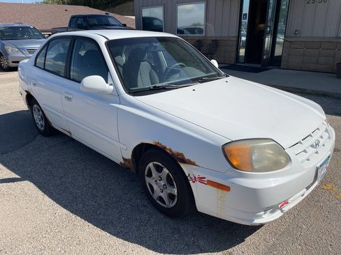 Used 2005 Hyundai Accent GLS image 2