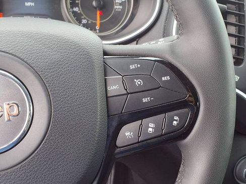 Used 2023 Jeep Cherokee Altitude Lux w/ Lux Elite Package AWD/4WD image 34