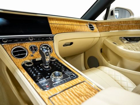 Used 2020 Bentley Continental GT V8 image 40