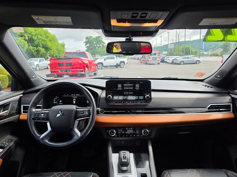 Used 2022 Mitsubishi Outlander SEL AWD/4WD image 14