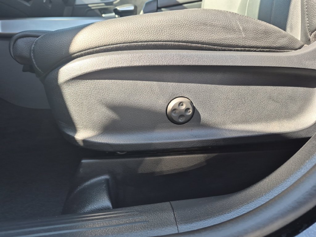 Used 2023 Mercedes-Benz GLB 250 image 16