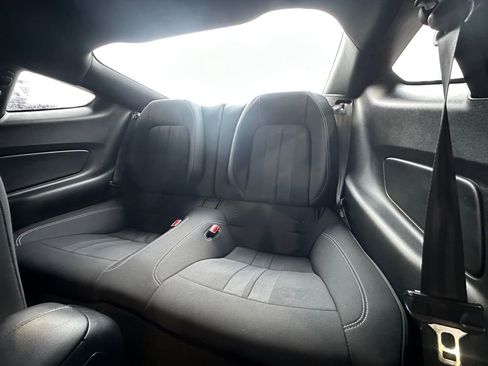 Used 2018 Ford Mustang Coupe image 21