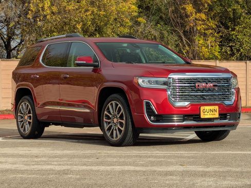 Used 2021 GMC Acadia Denali w/ Denali Technology Package image 2