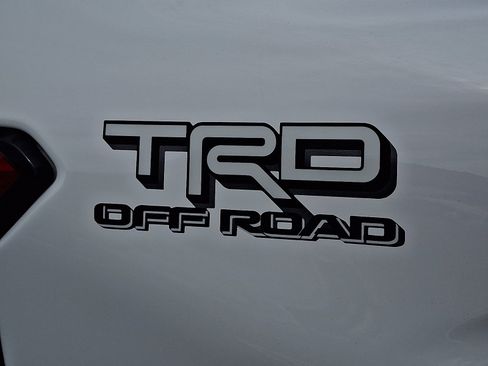 Used 2024 Toyota Tacoma TRD Off-Road AWD/4WD image 30
