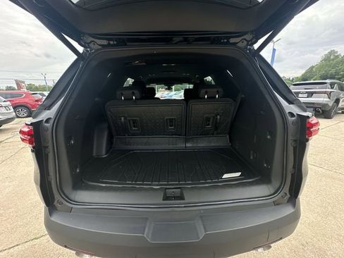 Used 2023 Chevrolet Traverse LT FWD image 29