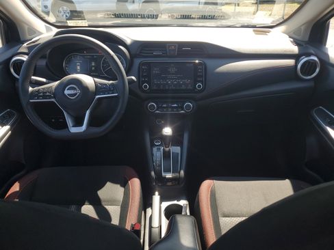 Used 2024 Nissan Versa SR image 19