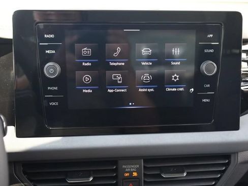 New 2026 Volkswagen Jetta SE FWD image 10