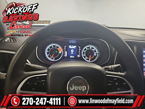 Used 2022 Jeep Cherokee Latitude AWD/4WD image 20