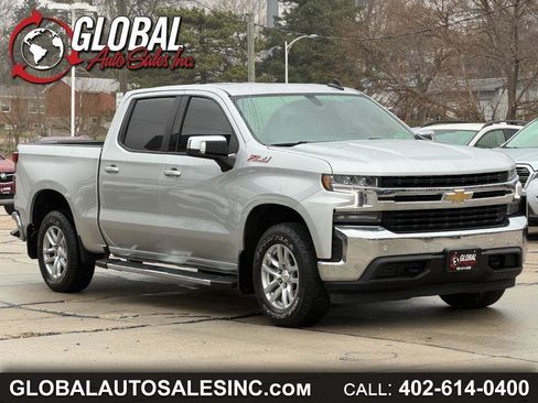 Used 2022 Chevrolet Silverado 1500 LT w/ Z71 Off-Road Package AWD/4WD image 1