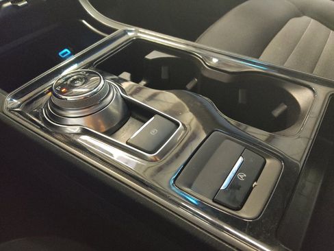 Used 2020 Ford Edge SE image 26