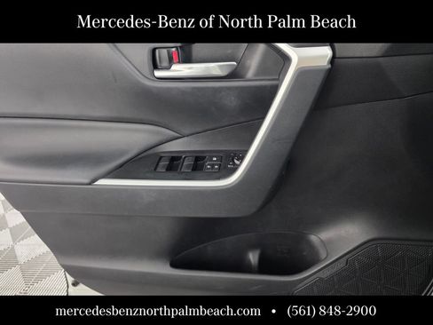 Used 2021 Toyota RAV4 XLE w/ Convenience Package FWD image 23