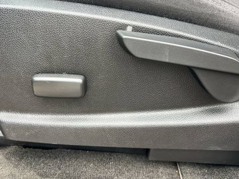 Used 2018 Chevrolet Colorado LT RWD image 13