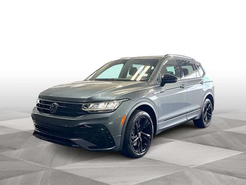 Certified 2023 Volkswagen Tiguan SE R-Line FWD image 4