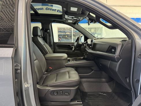 Used 2025 Chevrolet Tahoe RST w/ Comfort Package AWD/4WD image 17