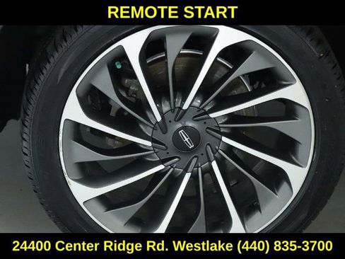 Certified 2023 Lincoln Aviator Reserve w/ Equipment Group 201A image 12