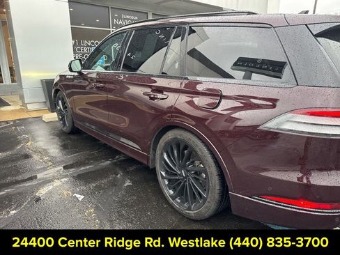 Used 2023 Lincoln Aviator Reserve w/ Equipment Group 201A image 9