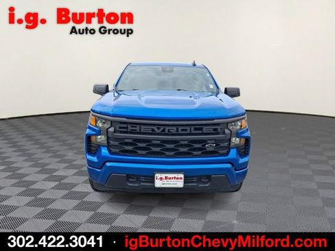 Used 2023 Chevrolet Silverado 1500 Custom AWD/4WD image 2