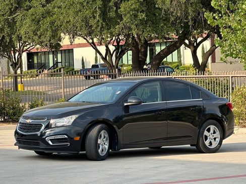 Used 2016 Chevrolet Cruze LT FWD image 4
