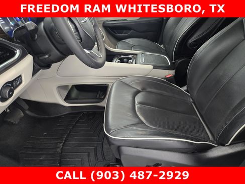 Used 2023 Chrysler Pacifica Limited FWD image 8