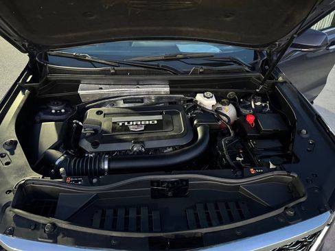Used 2025 Cadillac XT4 Premium Luxury image 31