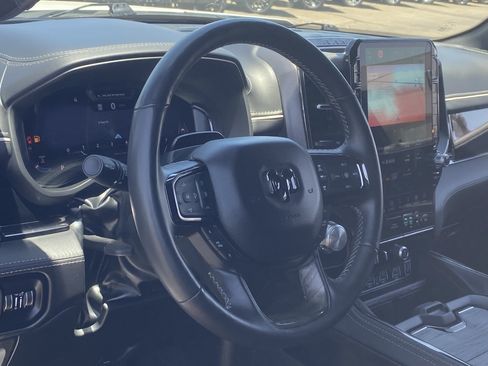 Used 2025 RAM 1500 Limited AWD/4WD image 21