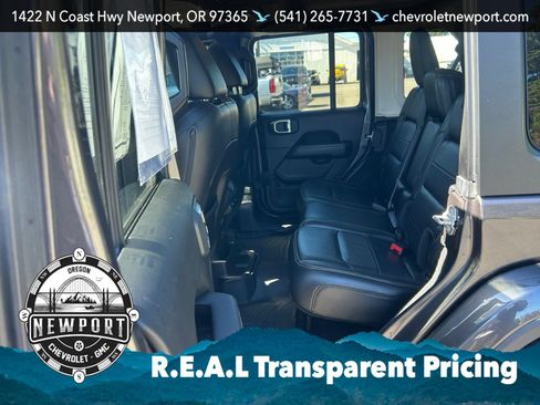 Used 2019 Jeep Wrangler Unlimited Sahara AWD/4WD image 36